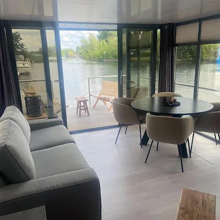 Botel La Mare Houseboat Nederhorst den Berg