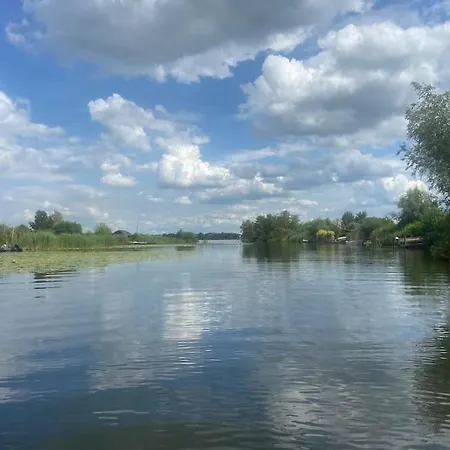 La Mare Houseboat * Nederhorst den Berg