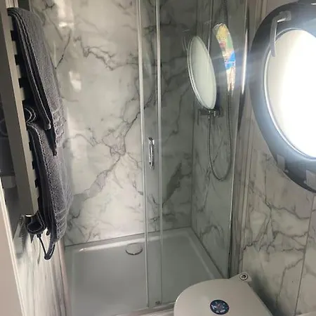 La Mare Houseboat Nederhorst den Berg